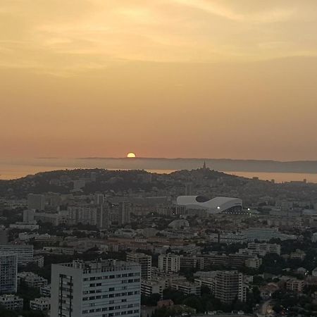 Superbe Appartement 2 Chambres Avec Vue Sur La Mer Et La Montagne マルセイユ エクステリア 写真